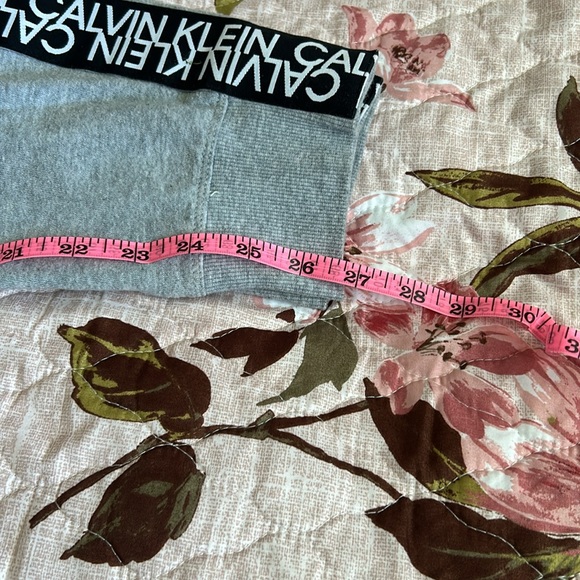 Calvin Klein. ( #Bin 2 ) - Picture 5 of 5